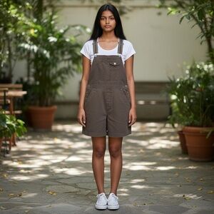 B.U.M. Equipment adjustable straps bib pocket utility 90s Chico’s overall shorts